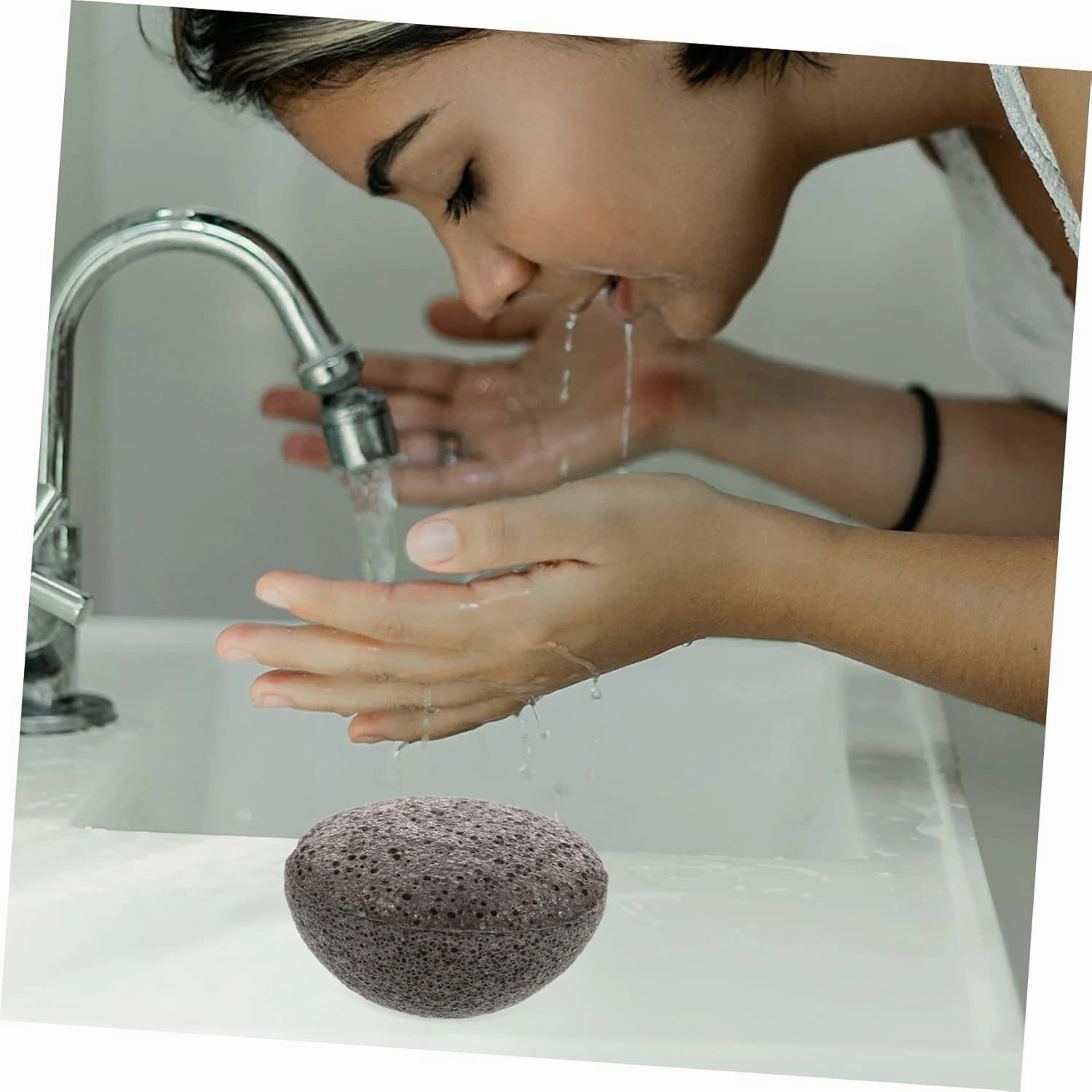 4pcs Facial Cleansing Exfoliating Sponge Face Scrubber for Makeup Removal Gentle Pore Cleansing Tool for Daily Use Soft Easy to Hold