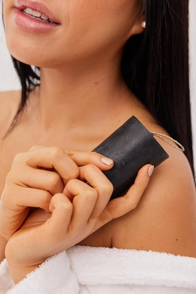 Envy U Charcoal Loofah Soap Bar - Natural Organic Soap on a Rope with Activated Charcoal, Coconut, & Lye - Helps with Relief from Eczema, Dermatitis, Acne, Rosacea, and Psoriasis - Face and Body Wash
