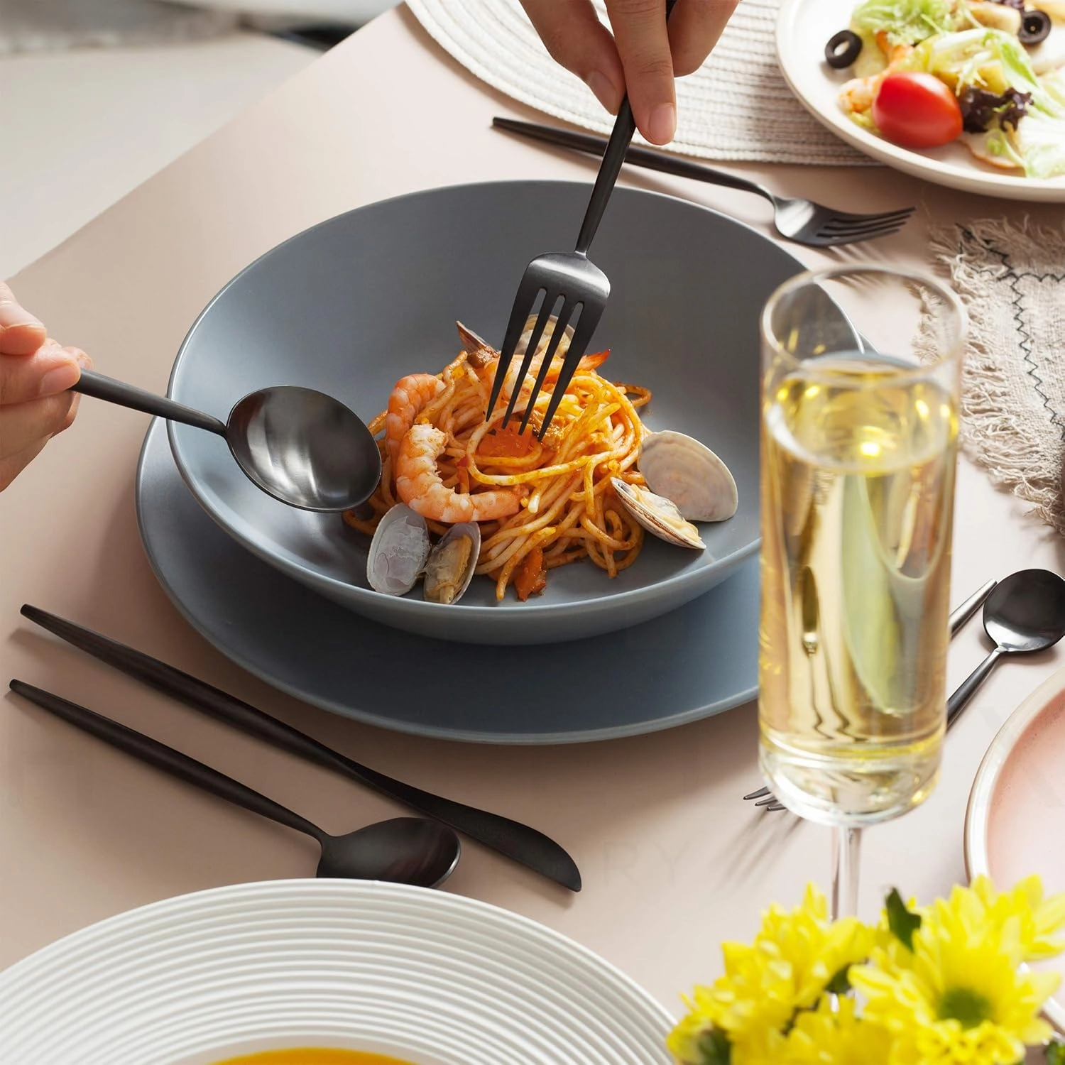 Homelux Theory 4 Sets of 5pc Matte Black 18/10 Stainless Steel Flatware, Stainless Steel Kitchen Utensils, Modern Utensils & Contemporary Flatware Set, Elegant Adaline Royal Forks Spoons Cutlery Set