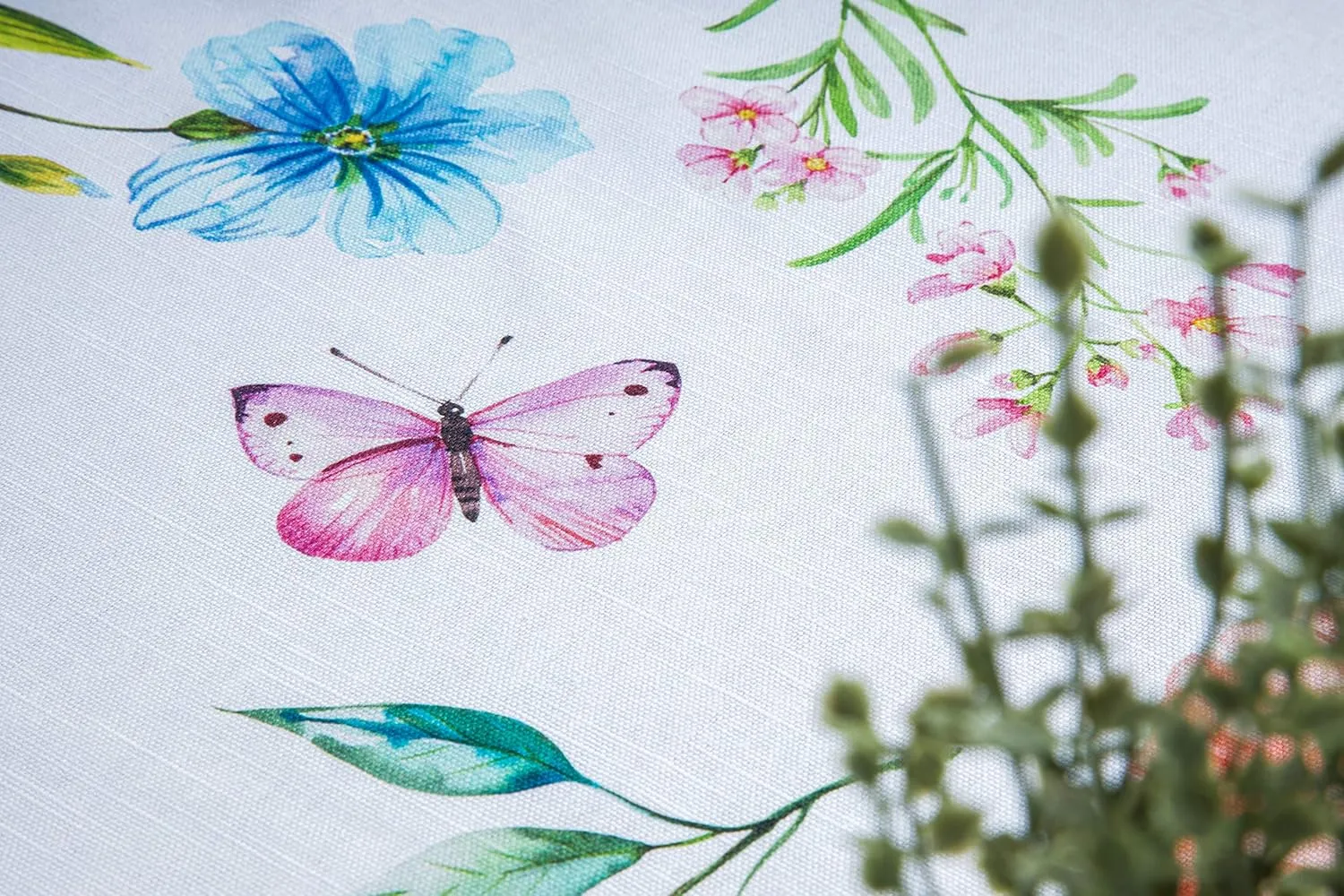 Maison d'Hermine Table Cloth Square Table 100% Cotton 60 x 60 Inches Tablecloth Reusable Decorative Everyday Use for Dining Room, Farmhouse, Home, Party, Festive & Wedding Spring Summer - Just Floral