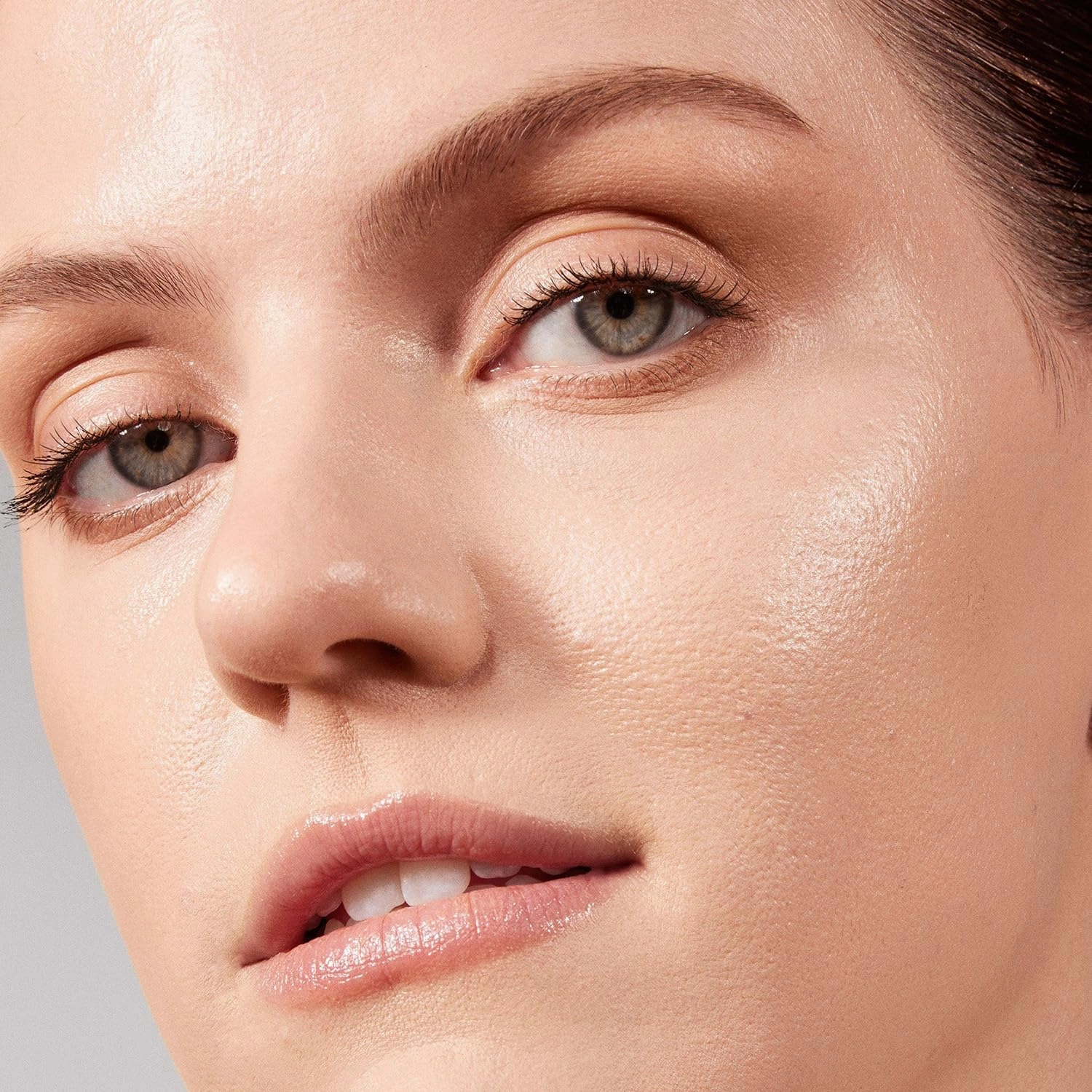 Morphe Lightform Dewy Foundation - Extended Hydration Foundation Makeup with a Lasting, Natural Radiant Finish - Long-Wearing Formula with Buildable, Medium Coverage - Light 02N (1.01 fl oz)