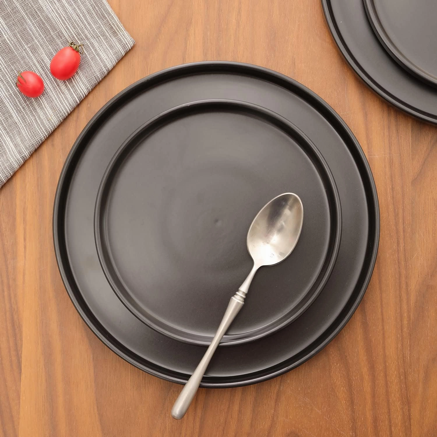 Stone Lain Coupe - Celina Stoneware Round Dinner Plates Set, 4-Piece, Black Matte