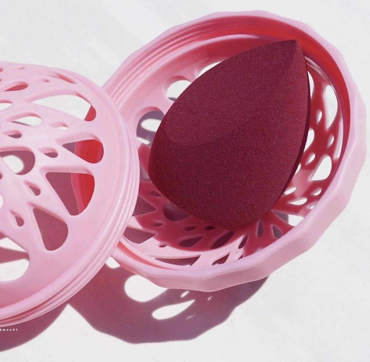 The Sponge Machine Washable MakeUp Blender