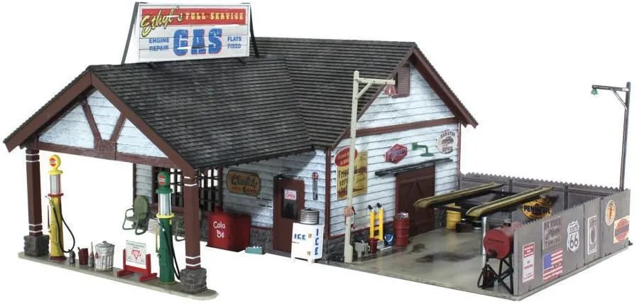 Woodland Scenics O Scale Built-&-Ready Ethyl's Gas & Service