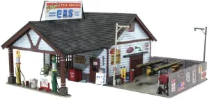 Woodland Scenics O Scale Built-&-Ready Ethyl's Gas & Service